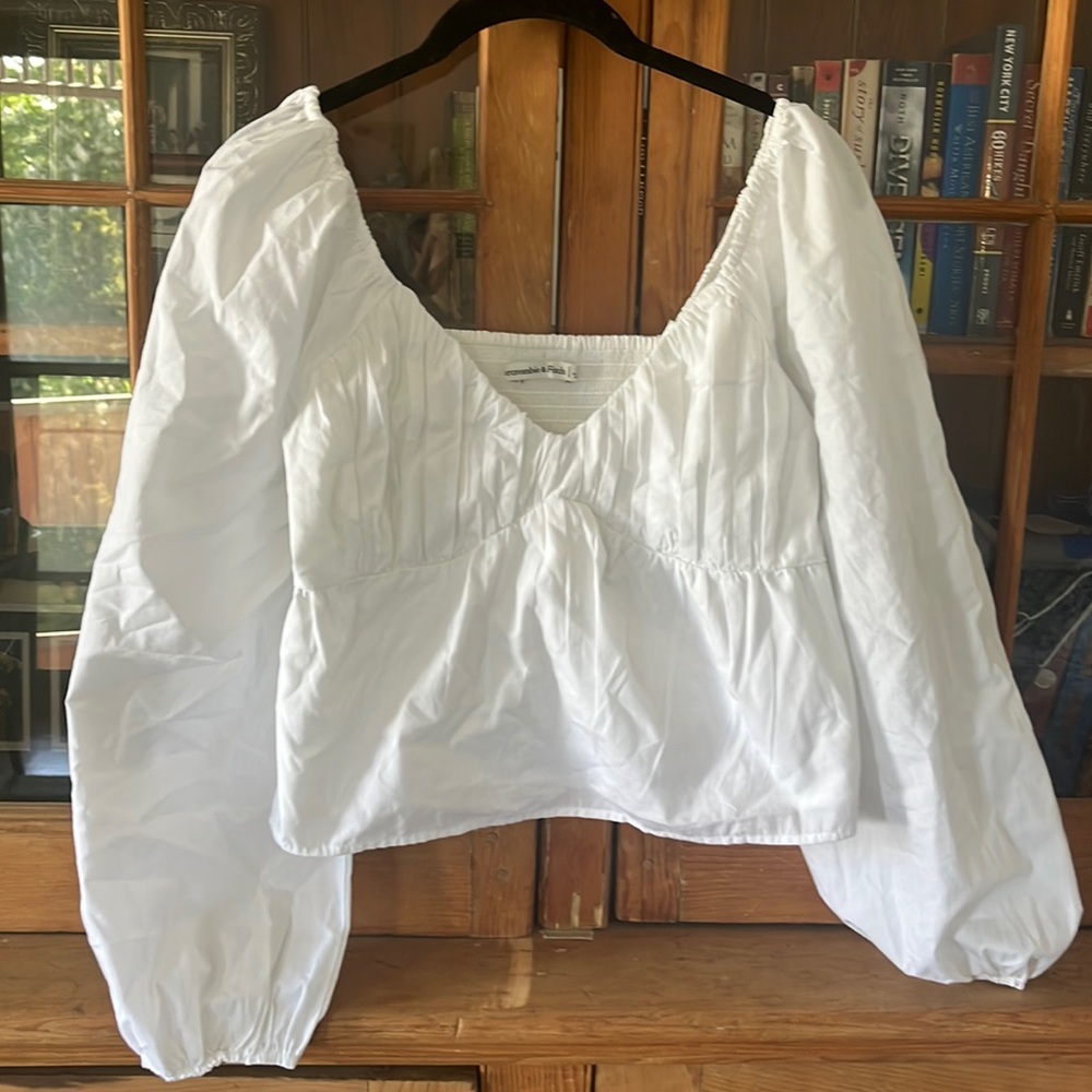 Abercrombie puff sleeve white blouse new with tags cropped